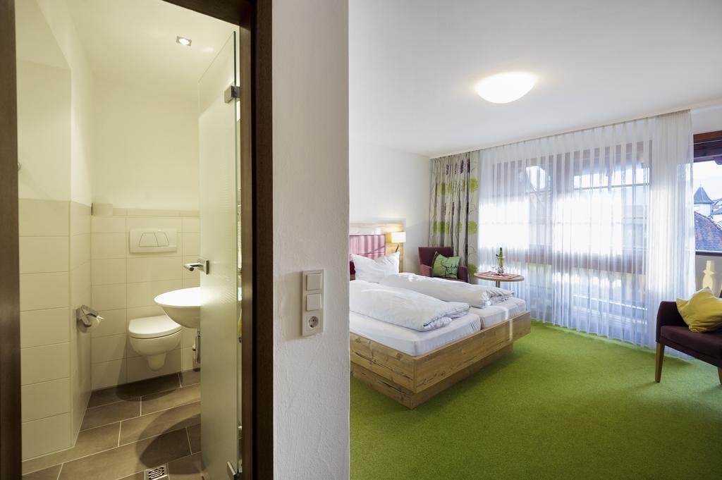 Gasthaus Zum Hirschen Staufen im Breisgau Kamer foto