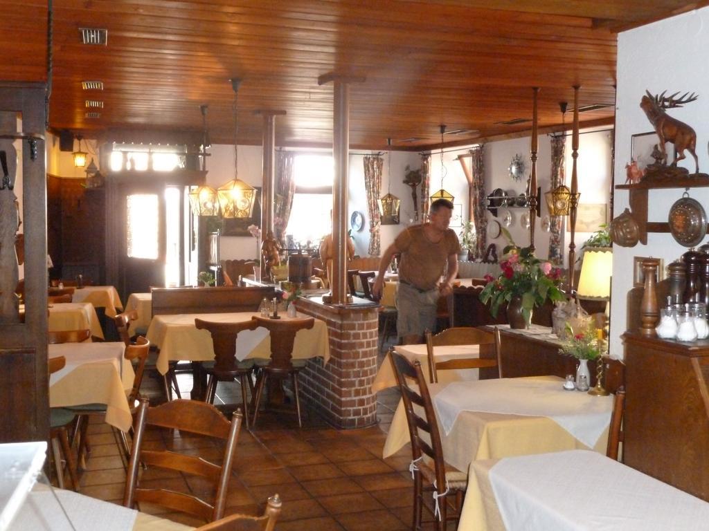 Gasthaus Zum Hirschen Staufen im Breisgau Buitenkant foto