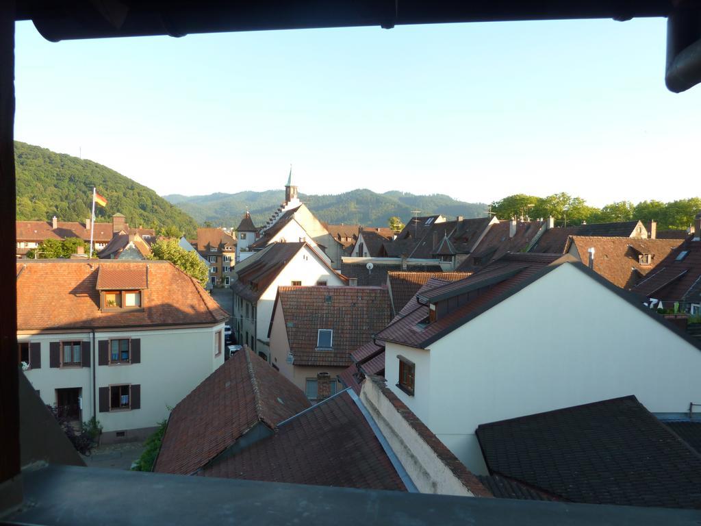 Gasthaus Zum Hirschen Staufen im Breisgau Buitenkant foto