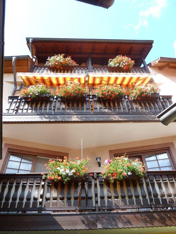 Gasthaus Zum Hirschen Staufen im Breisgau Buitenkant foto