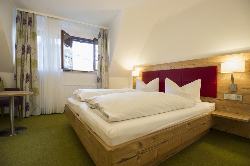 Gasthaus Zum Hirschen Staufen im Breisgau Kamer foto