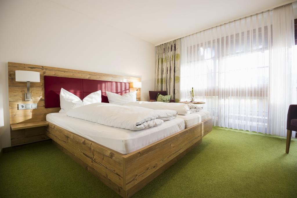 Gasthaus Zum Hirschen Staufen im Breisgau Kamer foto