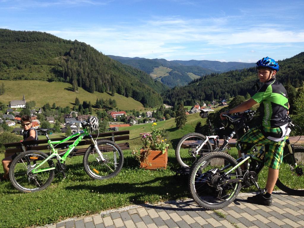 Gasthaus Zum Hirschen Staufen im Breisgau Buitenkant foto