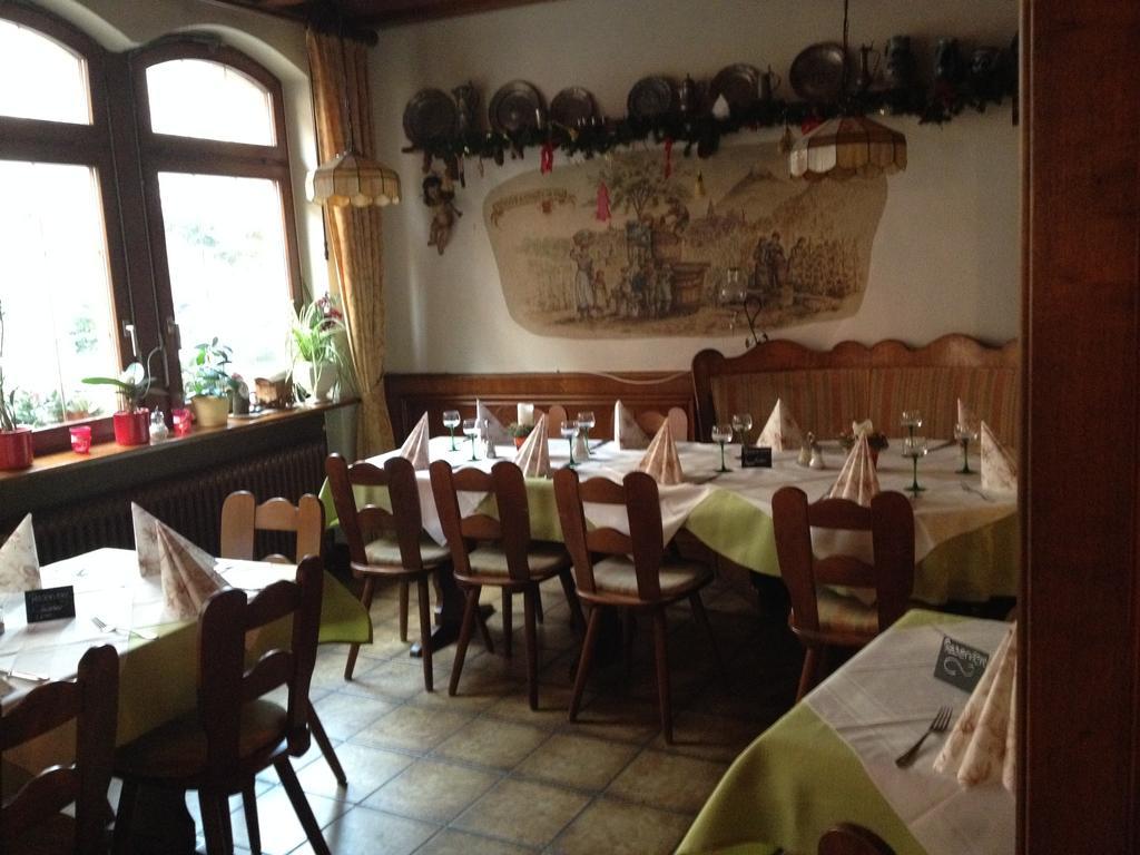 Gasthaus Zum Hirschen Staufen im Breisgau Buitenkant foto